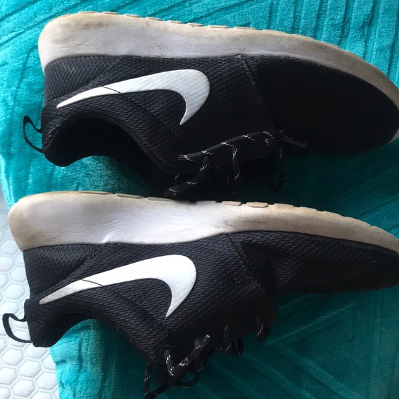 Nike roshes - Picture 3 of 5